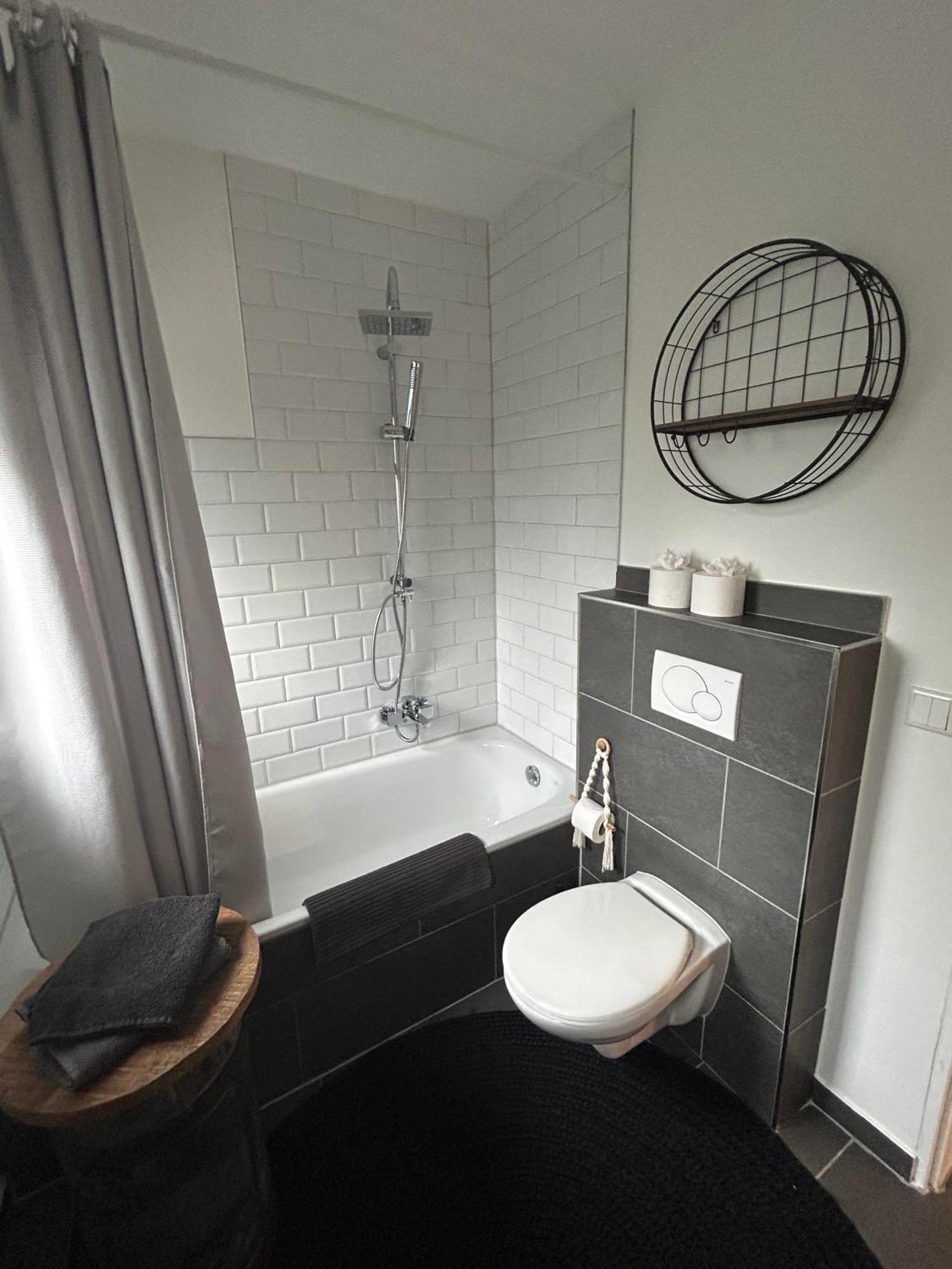 Cosy Bungalow-Apartment In Ruhiger Toplage - Naehe Duesseldorf 크레펠트 외부 사진